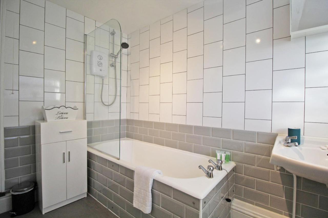 2 Bed, Up To 6 Guests Near Chester City Centre Buitenkant foto