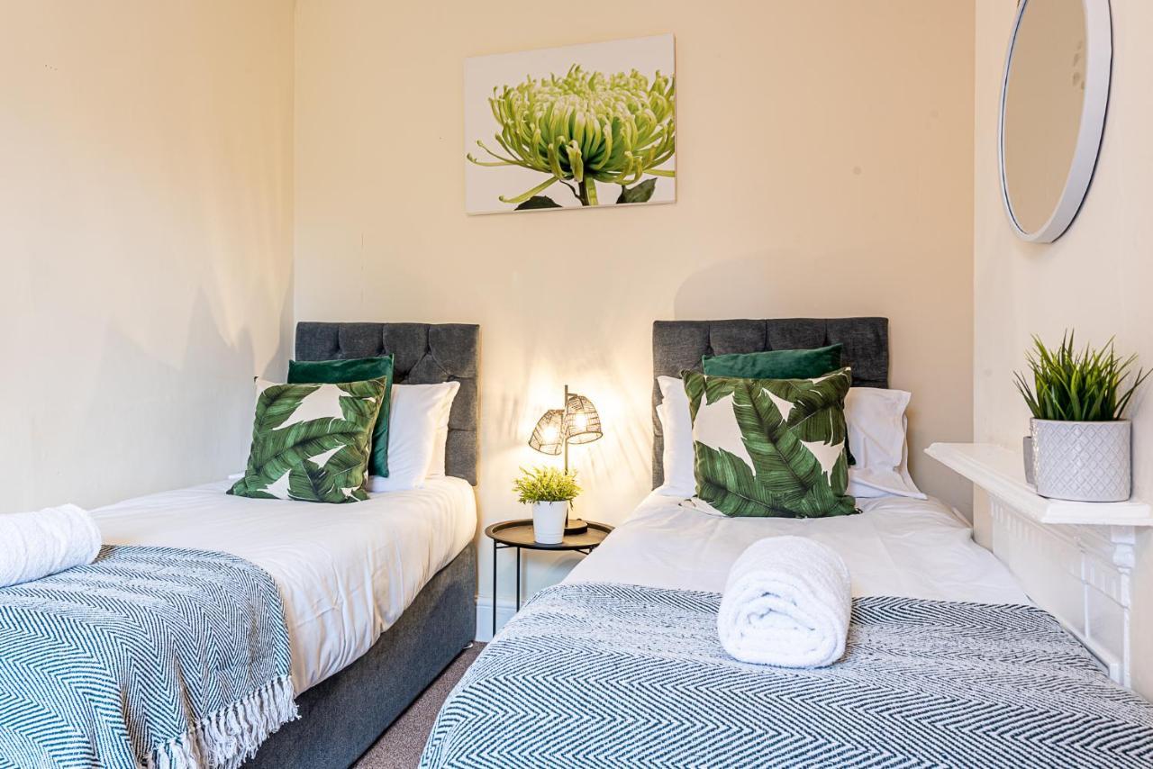 2 Bed, Up To 6 Guests Near Chester City Centre Buitenkant foto